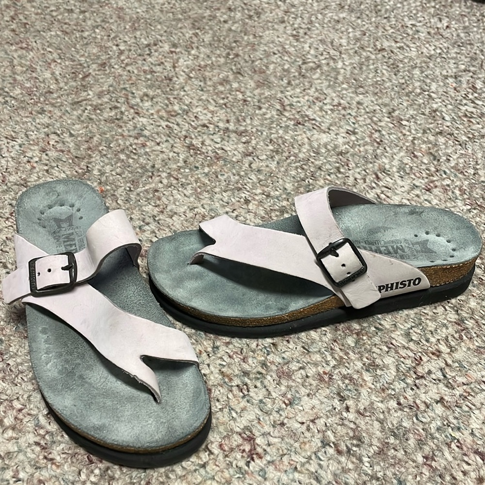 Mephisto - new- comfort leather single toe strap sandals